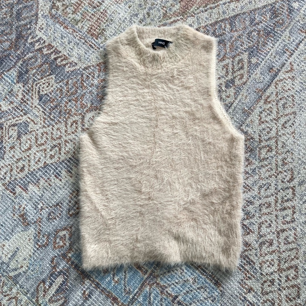 Sweater vest